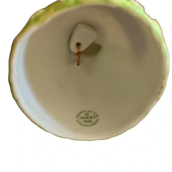 VINTAGE 1988 AVON Mother's Love Porcelain Bisque Bell - Picture 4 of 4